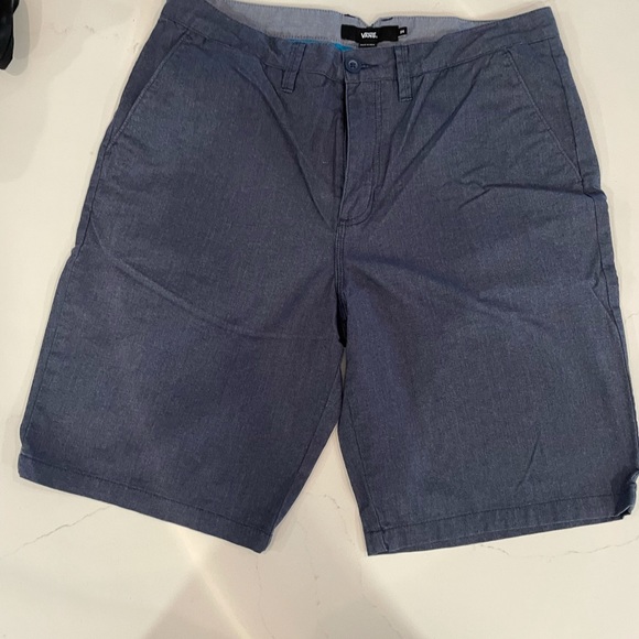 Three  pairs of VANS shorts. Size 34. All very good condition. - Picture 5 of 10